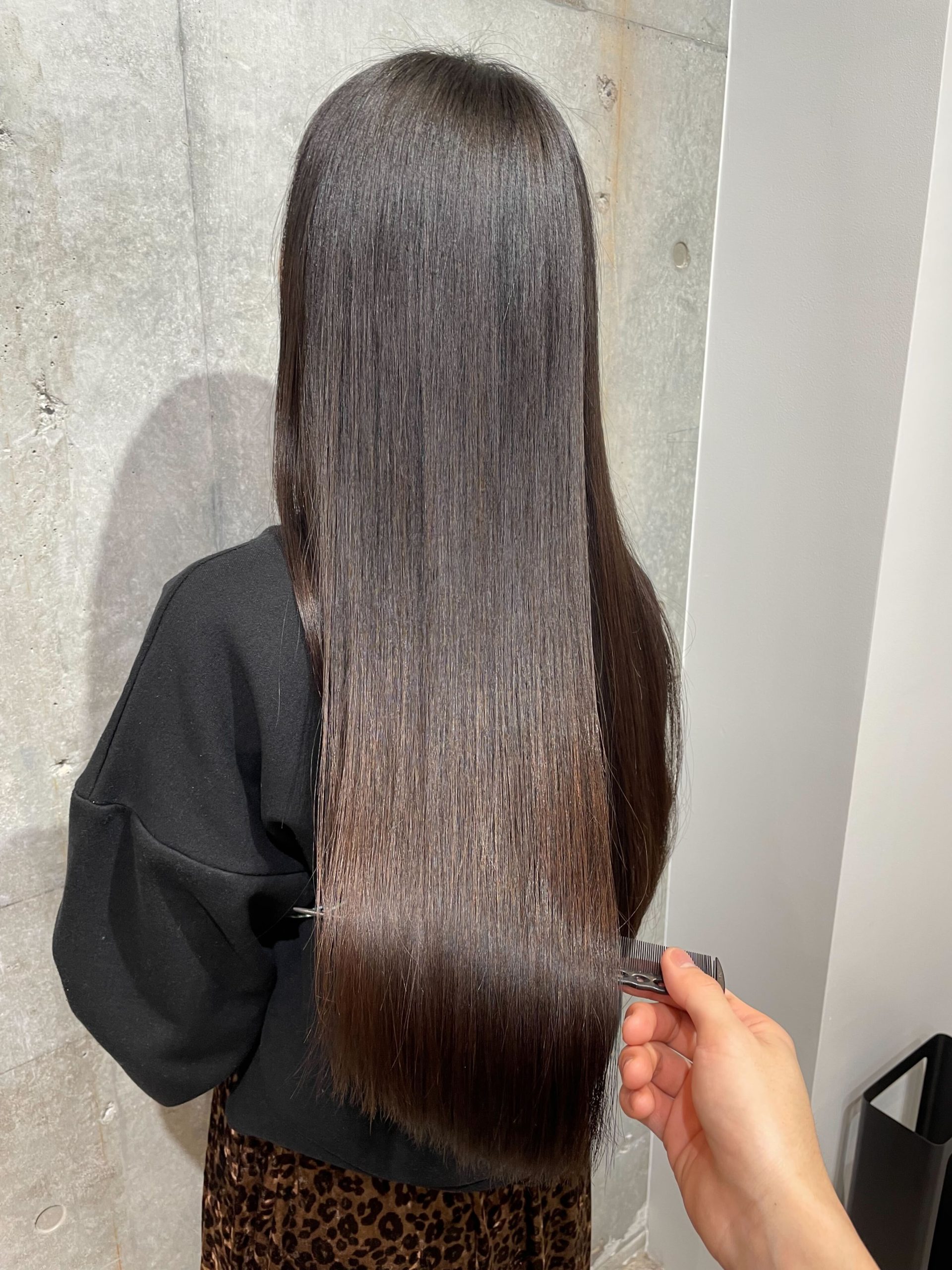 クオライン縮毛矯正とは？実際に使用する美容師目線のメリットや